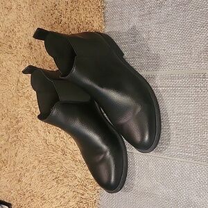 H&M Chelsea Boots
